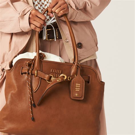 Oak Aventure Nappa Leather Bag .